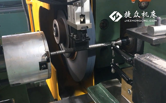 桁架上下料機(jī)器人,外圓磨床磨轉(zhuǎn)子軸(圖1) 桁架上下料機(jī)器人